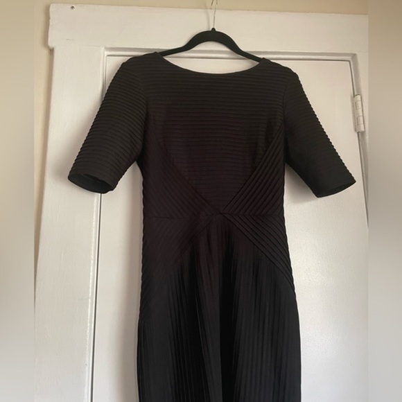 Tahari Black Mini Dress 3/4 sleeve size 4 - Picture 2 of 6